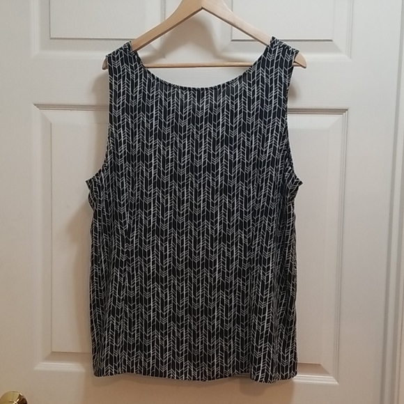 Sleeveless blouse black and white print 2C - Picture 3 of 5